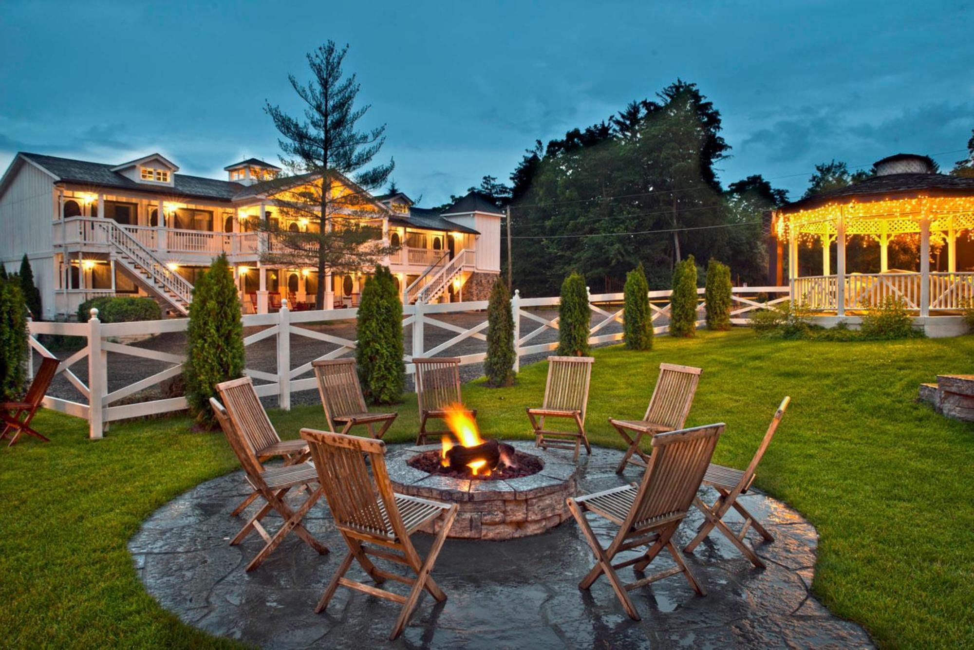 Maxwell Mansion Hotel Lake Geneva Exterior photo